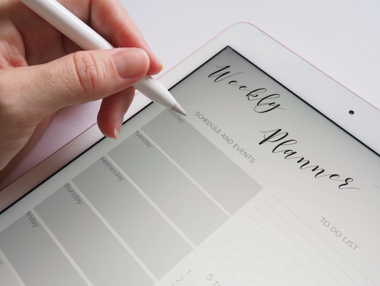 weekly planner post-secondary courses, tablet